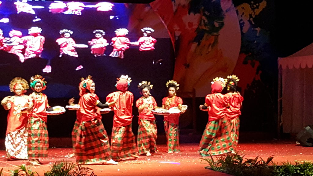 Meski Larut Malam, Tarian 24 Jam Nonstop Festival Pelajar Sulsel Makin Asyik