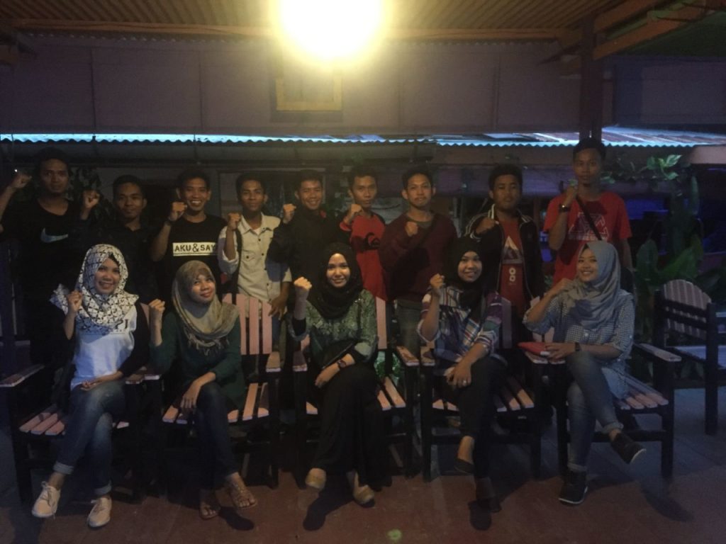  April Birwandi Sekretaris DPD PSI Barru (Kiri) bersama Sekjen DPP PSI (kanan).