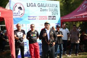 Pj Walikota Makassar Awali Gala Karya Zona Sulsel 2019 dengan Tendangan Kick Off