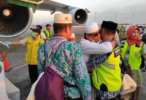 Wabup Gowa Jemput Jemaah Haji Kloter Terakhir di Bandara