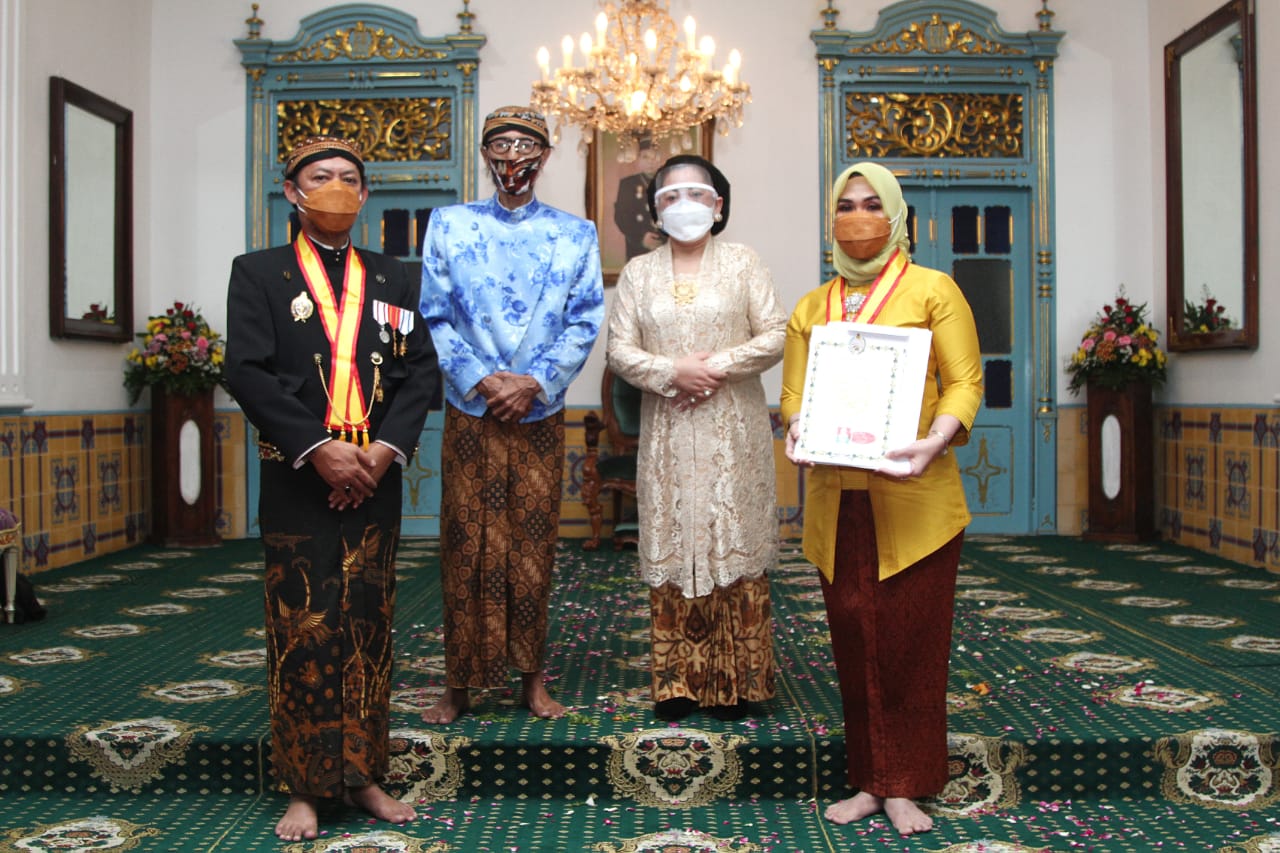 Ketua DPRD Sulsel Diberi Gelar Kanjeng Mas Tumenggung dari Kerajaan Surakarta