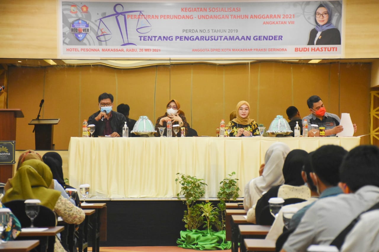 Legislator Makassar, Budi Hastuti Sosialisasikan Perda Gender